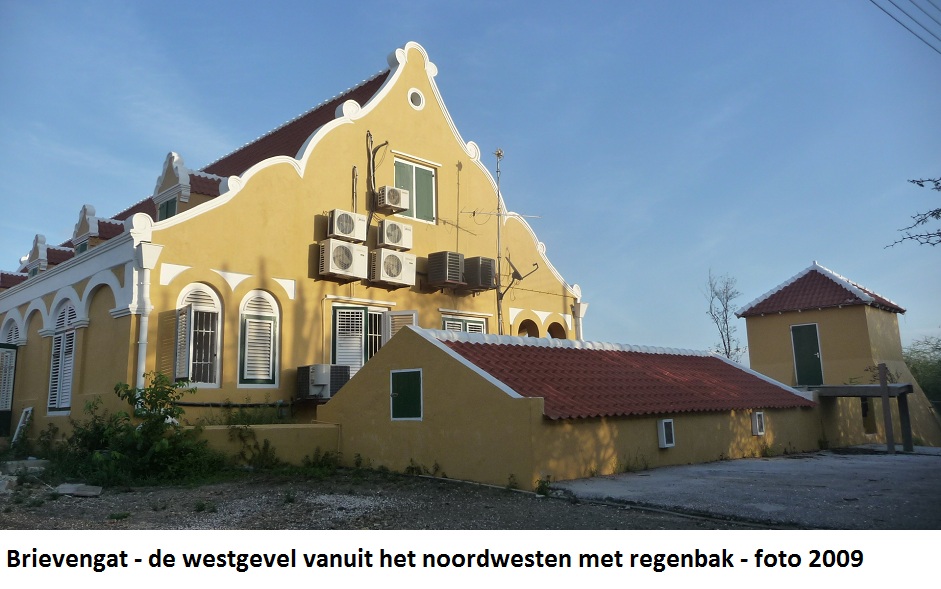 12. Brievengat Westgevel met regenbak 2009